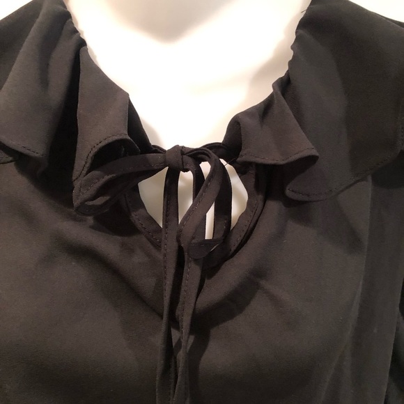 Liberty love NWOT Black cold shoulder top size EX Small w ruffles across the top - Picture 2 of 5